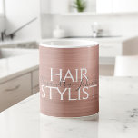 Caneca De Café Cor-de-rosa-pincel - Rosa Gold Foil Hair Stylist C<br><div class="desc">Blush Pink - Rosa Gold Foil Metallic Hair Stylist Café Cup. O nome do contato profissional e a profissão podem ser alterados para serem usados em qualquer tipo de negócio. Entre em contato com o designer para obter itens adicionais correspondentes.</div>