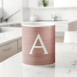 Caneca De Café Cor-de-rosa-pincelado - Nome do Monograma Metálico<br><div class="desc">Cor-de-rosa-claro - Rosa Dourado Faux Folha Metálica de Aço Inoxidável Monograma Nome e Café Inicial ou Tea Mug. A xícara de café faz o Natal perfeito ou o doce presente de 16,  18,  30,  40,  50,  60 anos para alguém que ama ouro moderno e elegante de rosa.</div>