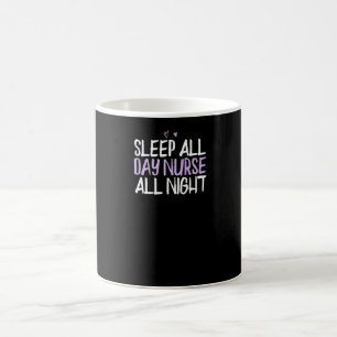Caneca De Café Coração Colorido Dormir o Dia Todo Enfermeira a N