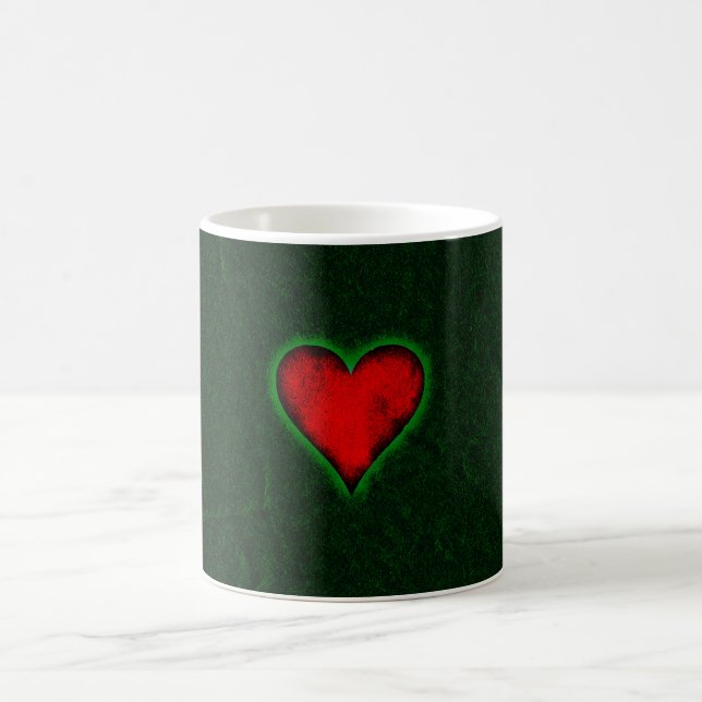 Caneca De Café Coração vermelha sobre um fundo verde (Centro)