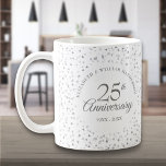 Caneca De Café Corações Silver do 25 Casamento do Aniversário<br><div class="desc">Projetado para coordenar com a nossa coleção de 25 do Aniversário de Prata. Com delicados corações prateados. Personalize com sua informação especial de 25 anos de aniversário de casamento prateado em carta de prata cônica. Projetado por Thisnotme©</div>