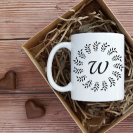 Caneca De Café Coroa de louro preta monogramada