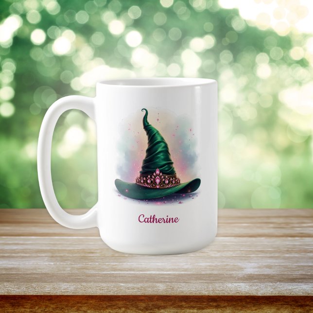 Caneca De Café Coroa Rosa Branca e Chapéu das Bruxas Verdes (Whimsical Pink Crown & Green Witch Hat Coffee Mug)