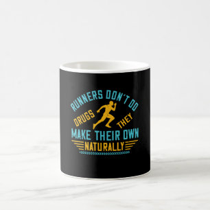 Caneca De Café Correndo - Corredores fazem suas próprias drogas