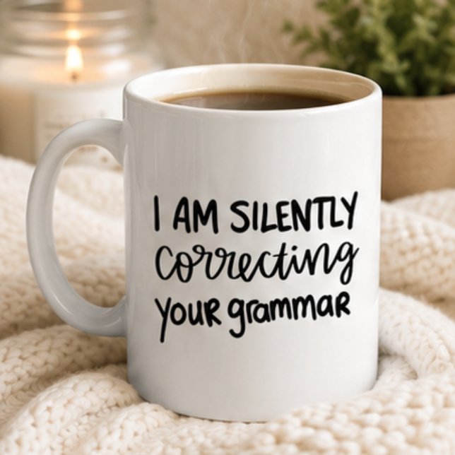 Caneca De Café Corrigindo Sua Gramática, Professor de Inglês Dive (Criador carregado)