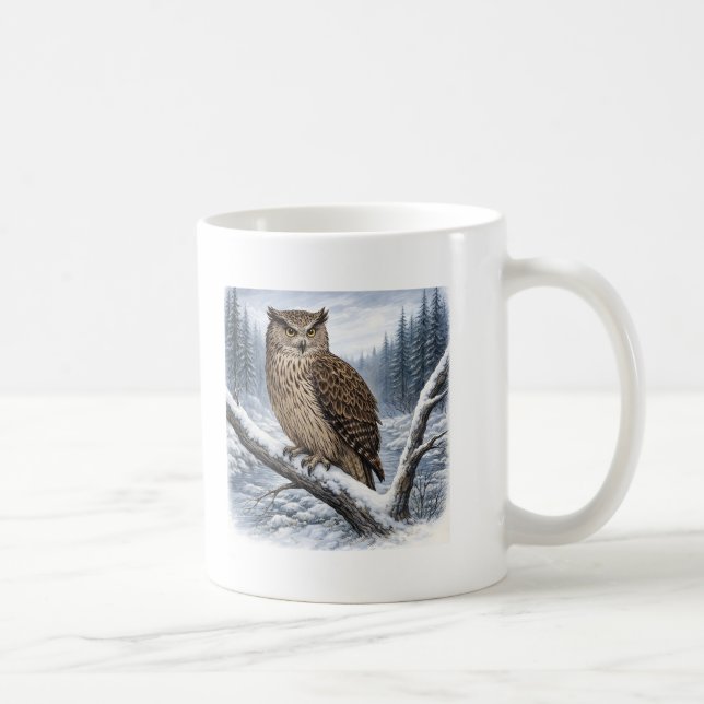 Caneca De Café Coruja-de-blakiston na Floresta de Inverno –  (Direita)