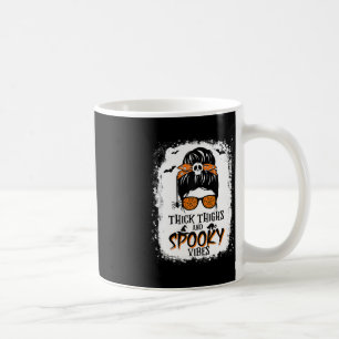 Caneca De Café Coxas Pesadas E Víblias Loucas No Dia das Bruxas