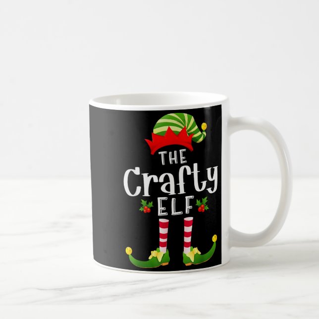 Caneca De Café Crafty Christmas Elf Matching Pajama X-mas Party  (Direita)