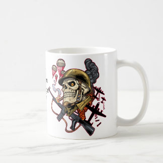 Caneca De Café Crânio com capacete, aviões e bombas