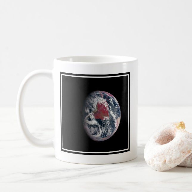 Caneca De Café Crescimento De Plantas No Planeta Terra. (Com Donut)