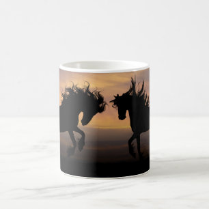 Caneca De Café Criação De Cavalos Negros Na Xarope De Café Solto