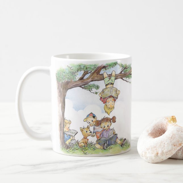 Caneca De Café Crianças Lendo Debaixo da Árvore (Com Donut)