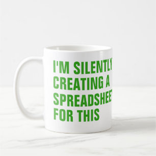 Caneca De Café Criando silenciosamente uma planilha para isso