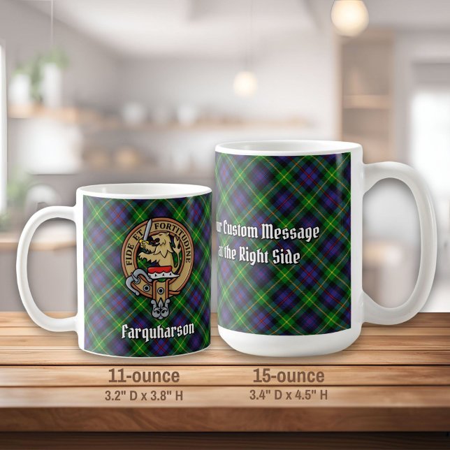 Caneca De Café Crista da Clan Farquharson sobre Tartan (Criador carregado)