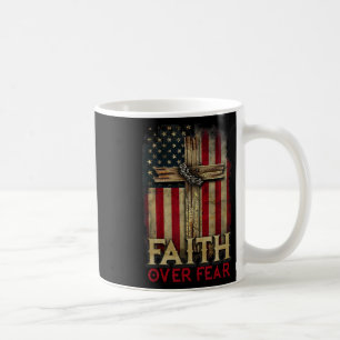 Caneca De Café Cristãos Fé Sobre o Medo Cruzam a Bandeira America