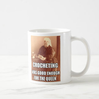 Caneca De Café Crocheting: Bom bastante para a rainha