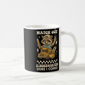 Caneca De Café Cuidado Jardim de Infância Aqui Vou Eu Guaxinim De