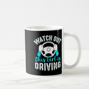 Caneca De Café Cuidado Menina Está Dirigindo Engraçado Novata Mul