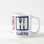 Caneca De Café Curioso Chef Paz Cozinhar Utensílios<br><div class="desc">Cozinhar do Amor pela Paz. Um presente bonito de chef para um cozinheiro que apresenta um sinal de paz,  coração e utensílios cozinhar como uma espátula e um sábio.</div>