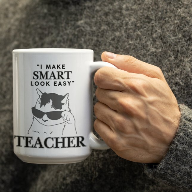 Caneca De Café Customizable "I make smart look easy" Teachers (Criador carregado)