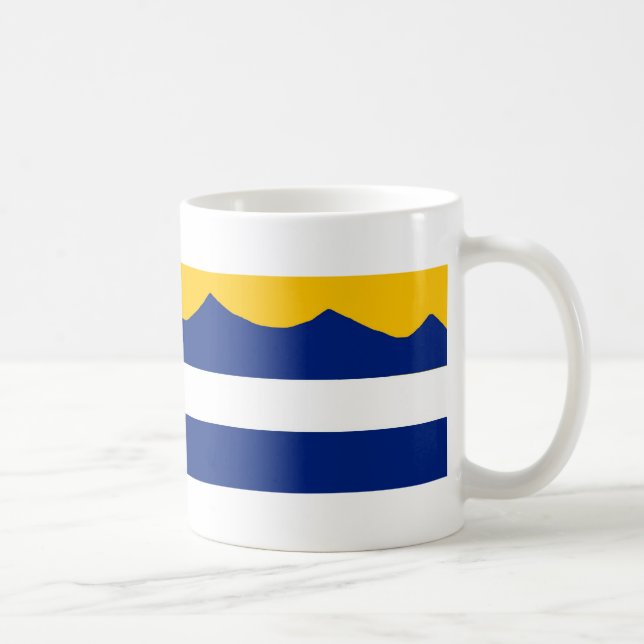 Caneca de café da cordilheira da bandeira de (Direita)