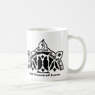 Caneca de café da janela cor-de-rosa