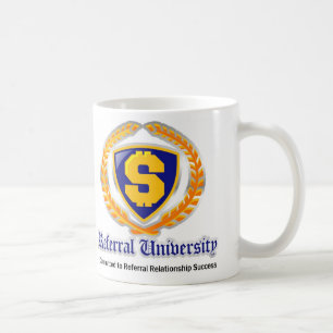Caneca de café da universidade da referência