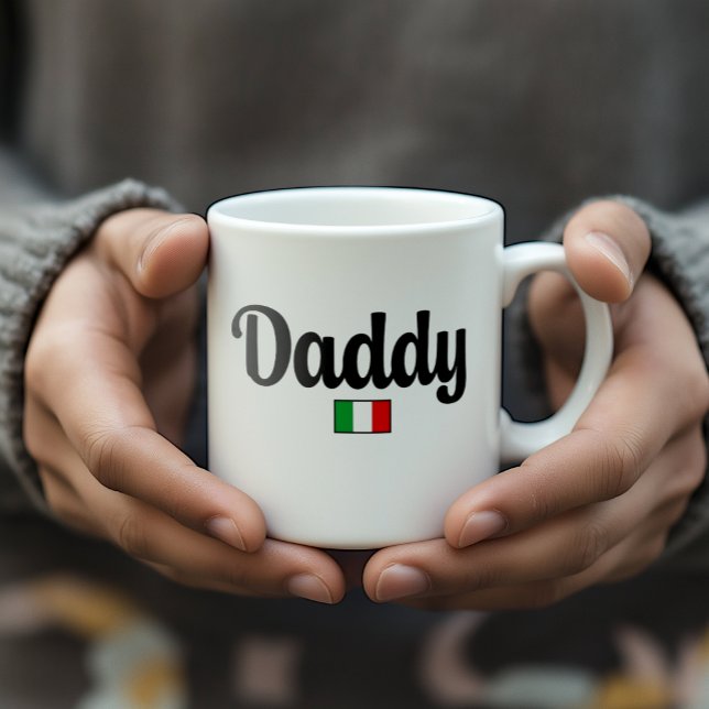 Caneca De Café Daddy Italian Flag Mug (Man holding white mug with Daddy and Italian flag. Gift for dad or dad-to-be.)