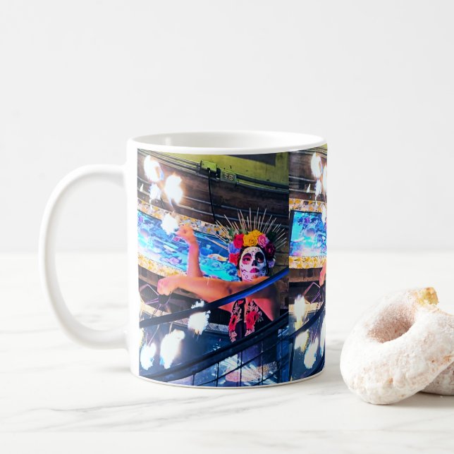 Caneca De Café Dançarino de Fogo de Bogotá (Com Donut)