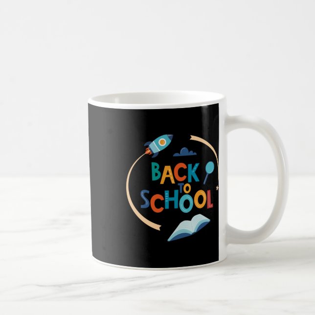 Caneca De Café De Volta À Faculdade Um Vestido De Linha (Direita)