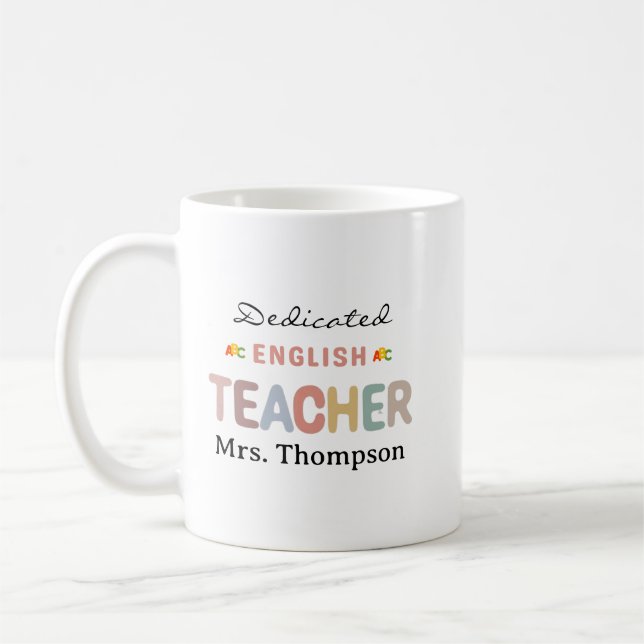 Caneca De Café Dedicated English Teacher Personalized Name  (Esquerda)