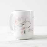Caneca De Café Delicar Cor-de-rosa rosa pinto Monograma - Letra P<br><div class="desc">Monograma - Letra Floral P - Uma lavagem com aquarela cor rosa, pálida e penteada atrás de delicados rosas cor-de-rosa pincelados. Bonito pulverizações florais de aquarelas em ambos os lados da caneca - e decorem a grande primeira letra do seu nome. A folhagem verde-suave pintada à mão e as rosas...</div>