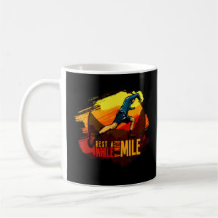Caneca De Café Descanse um pouco e execute um Trailrunner de Mile