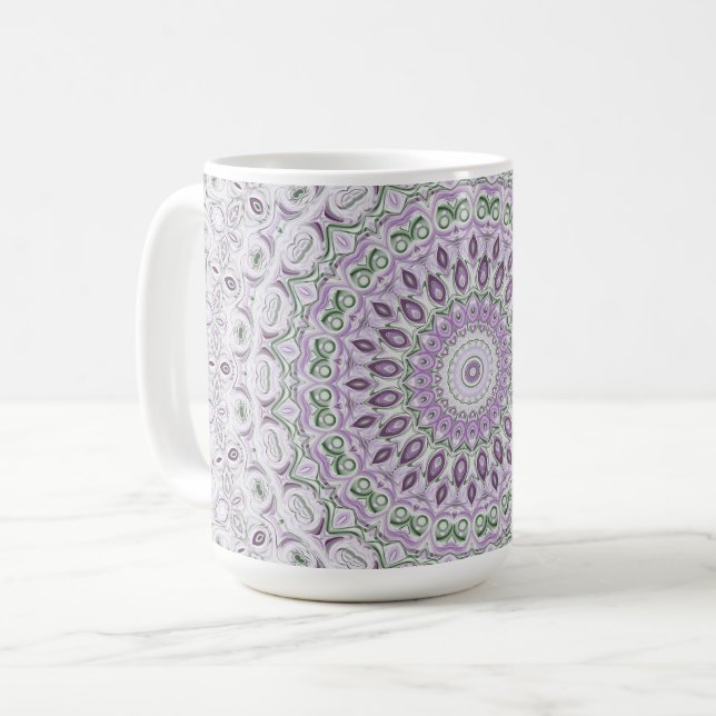 Caneca De Café Desenho de Padrão Mandala Lavanda e Verde (Frente Esquerda)
