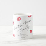 Caneca De Café Despedida de solteira Kiss the Miss Goodbye<br><div class="desc">Caneca de despedida de solteira Kiss the Miss Goodbye
Itens correspondentes estão disponíveis.</div>