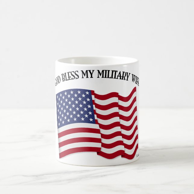 Caneca De Café DEUS ABENÇOE MINHA ESPOSA MILITAR com bandeira dos (Centro)