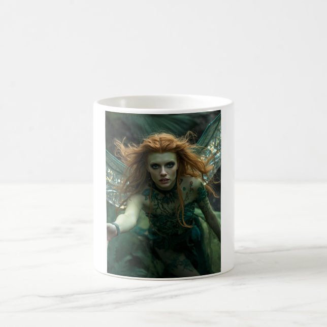 Caneca De Café Deusa Alienigena da Floresta – Mulher Alada Verde  (Centro)