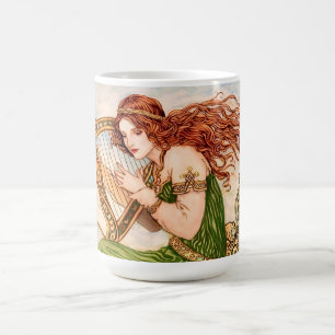 Caneca De Café Deusa Irlandesa Tocando Harpa – Arte Nova Céltica