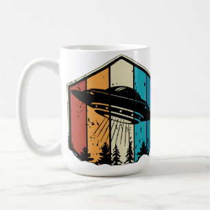 Caneca De Café Devaneio Galáctico: OVNI Sobrevoa Floresta Retro