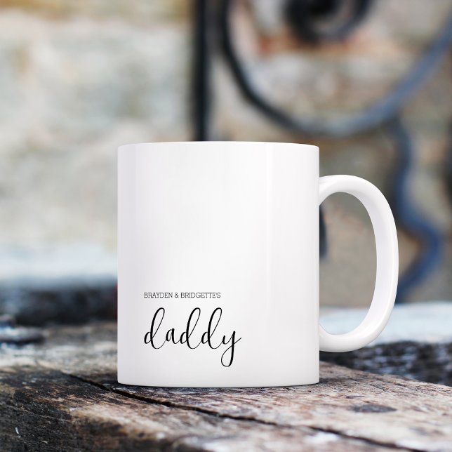 Caneca De Café Dia de os pais de Nomes de Crianças Simples Modern (Simple Black and White Fathers Day Coffee Mug Kids Names Customizable Daddy Mug)
