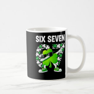Caneca De Café Dia de São Patrício seis sete 6 7 meme trevo crian