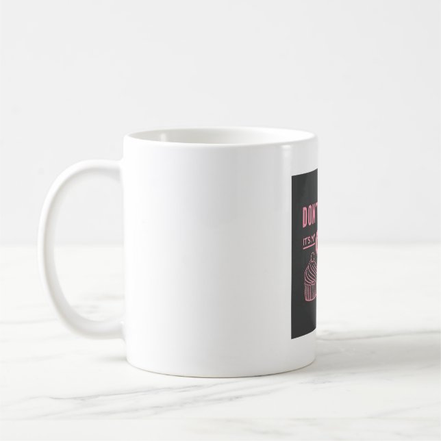 Caneca De Café Dia de Trapaça com Cupcake Rosa (Esquerda)