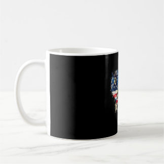 Caneca De Café Dia dos veteranos patrióticos sendo uma mãe de vet
