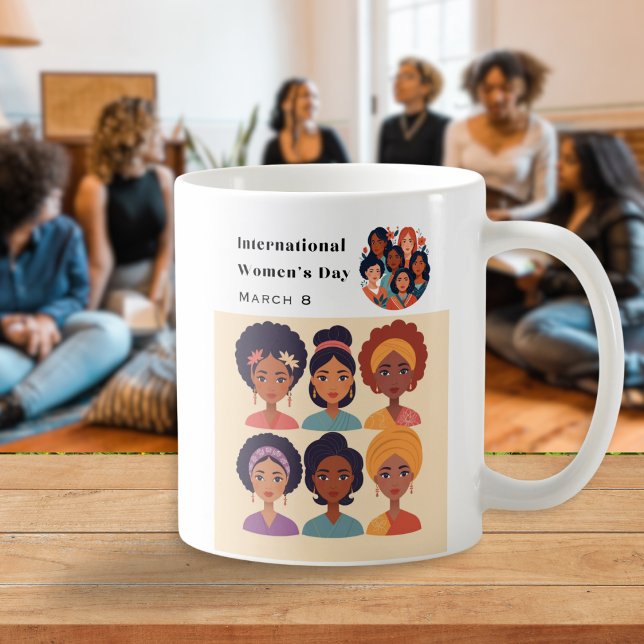 Caneca De Café Dia Internacional da Mulher Imagem 8 de Março (A mug for International Women's Day on March 8th, illustrated with pictures of diverse women)