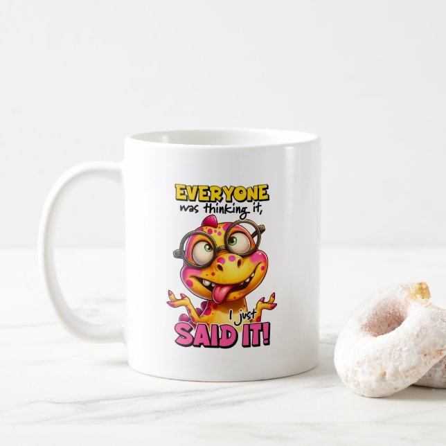 Caneca De Café Dinossauro Sarcástico, todos estavam pensando. (Com Donut)