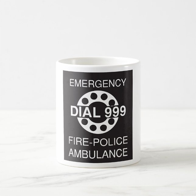 Caneca De Café Discagem de Emergência 999 Sinal Ambulância da Pol (Criador carregado)