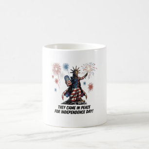 Caneca De Café Divertida Celebração do Dia da Liberdade do Alien 