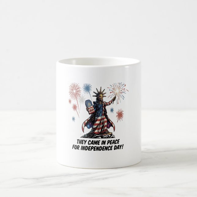 Caneca De Café Divertida Celebração do Dia da Liberdade do Alien  (Centro)