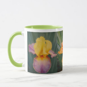 Caneca de café do jardim da íris