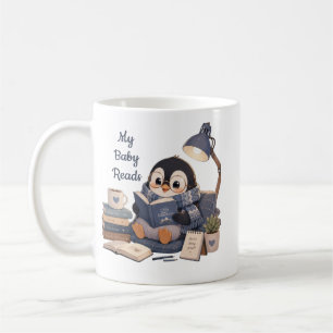 Caneca de Café do Pingüim Aconchegante Lendo Livro